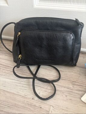 Stone Mountain Black Leather Shoulder Bag Purse